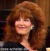 Einzigartige Frisur: Peggy Bundy! 3 Liter Haargel, 5 Jumbodosen Haarspray ...